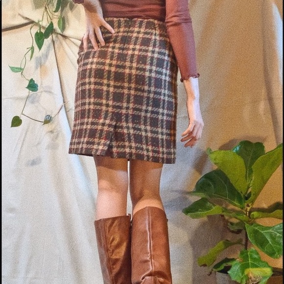 Vintage Wool Plaid Skirt - Picture 2 of 3